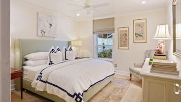 2 dormitorios, tabla de planchar con plancha, cuna de viaje