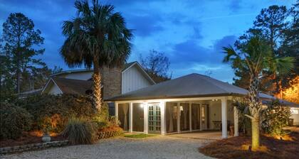 Le Hibou Blanc (B) - Fairhope: Laid-back Sophistication
