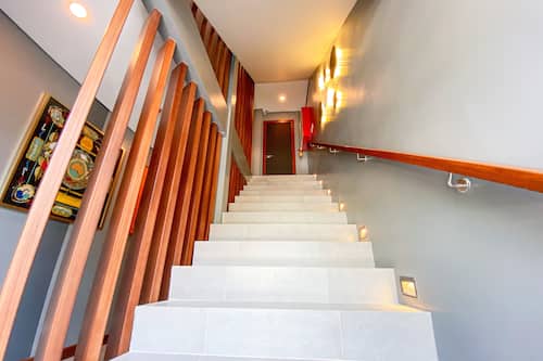 Handrails in stairways