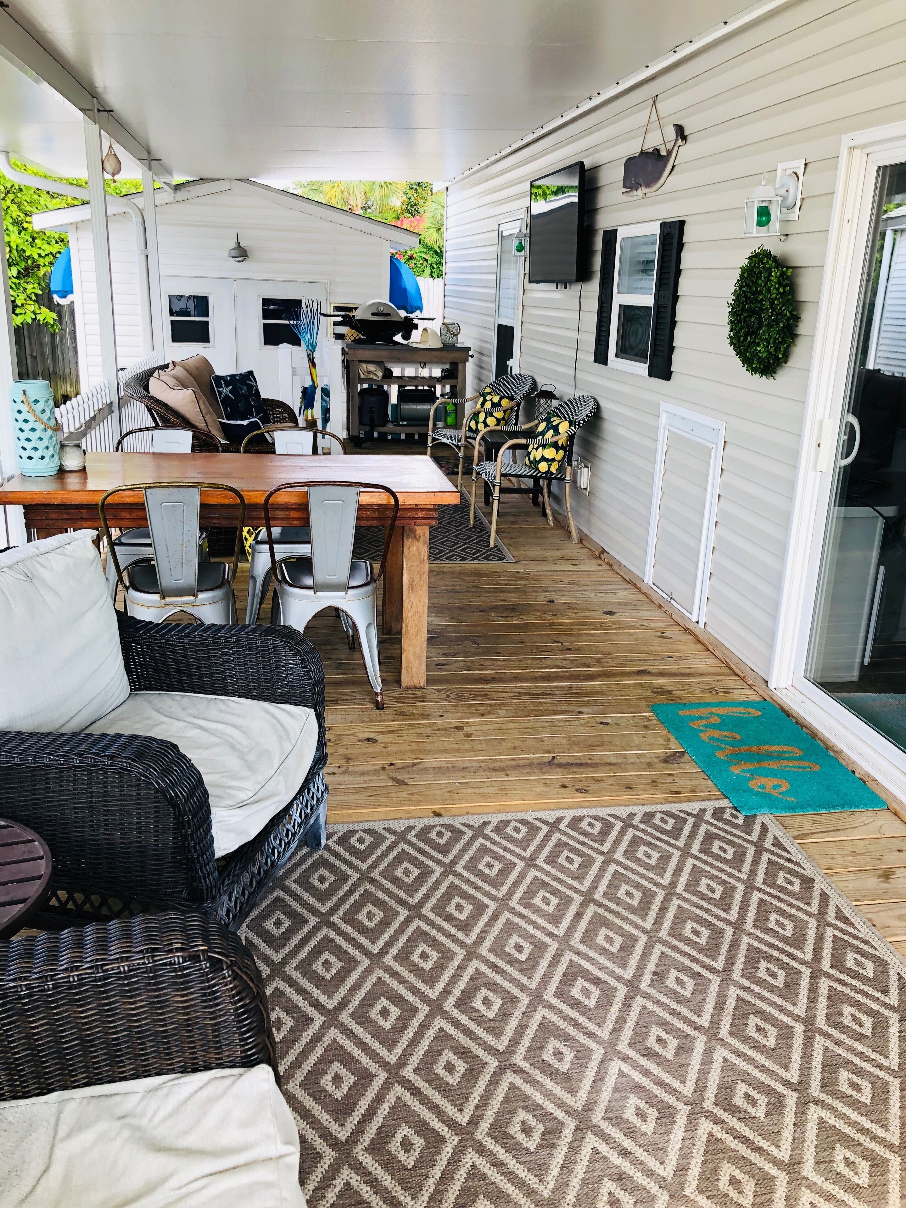 Outdoor dining