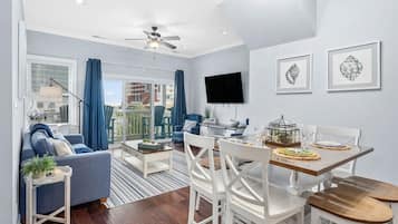 Smart TV, Netflix, Hulu, books