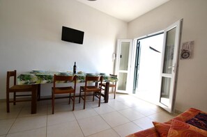 Dining - Cosy apartment near the beach (Torre dell'Orso, LE)