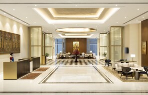 Lobby - The Leela Bhartiya City Bengaluru (Bengaluru)