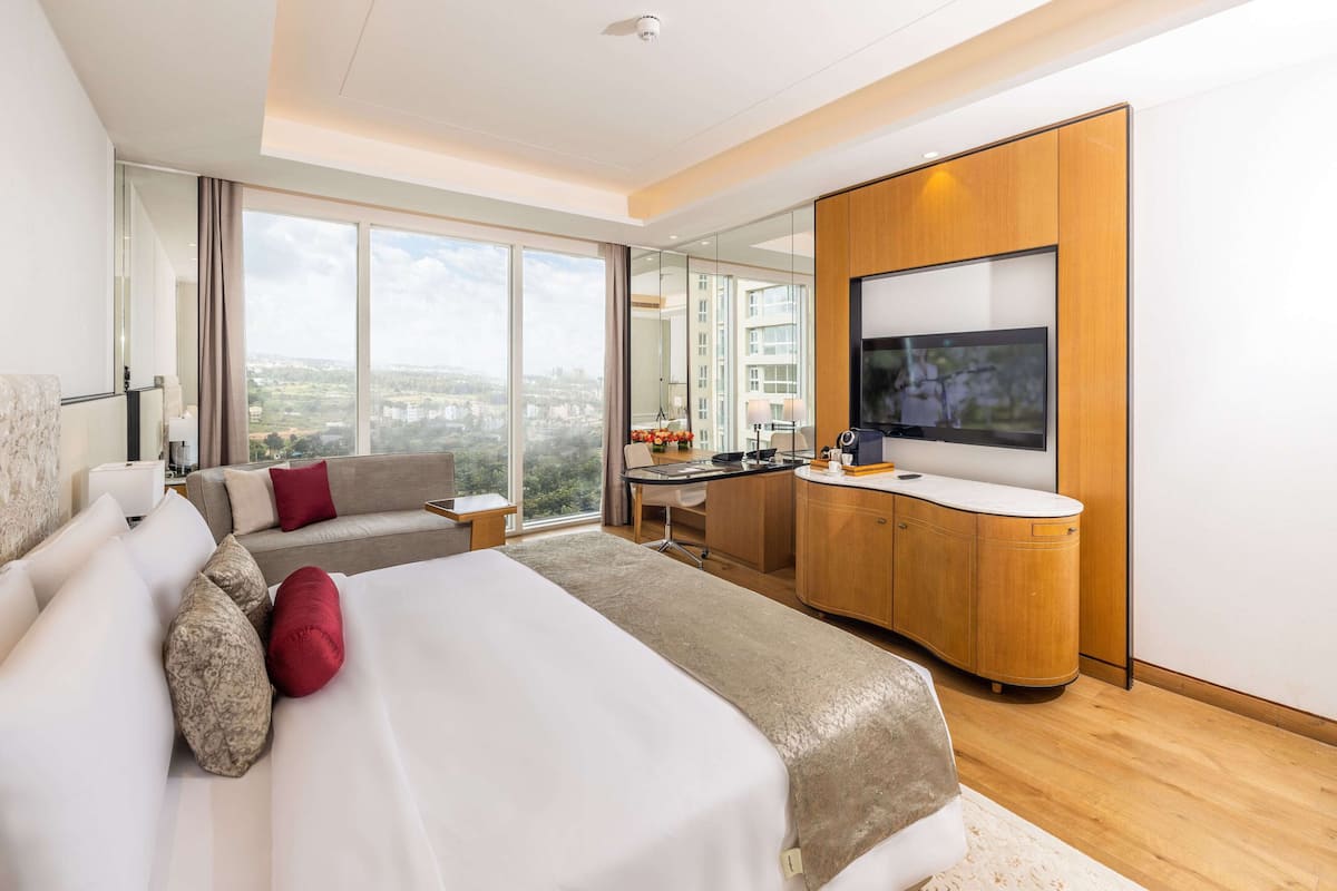 1 bedroom, minibar, in-room safe, individually decorated