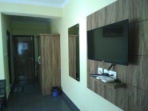 Television - Hotel Harmony Blue Mcleodganj, Dharamshala (Dharamshala)