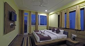 Deluxe Room | Individually decorated, individually furnished, laptop workspace - Hotel Harmony Blue Mcleodganj, Dharamshala (Dharamshala)