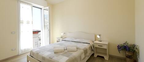 2 bedrooms, bed sheets