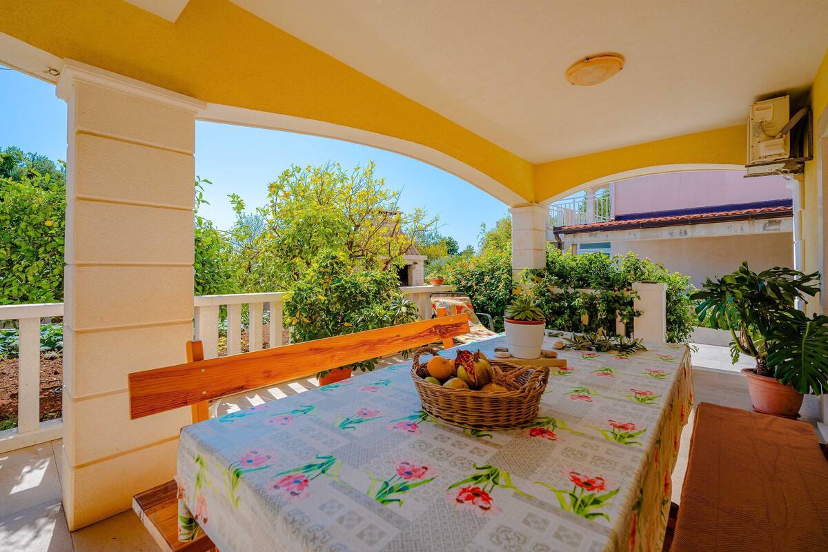 Appartamento (Two Bedroom Apartment with Terrace) | Terrazza/patio