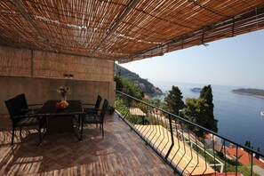 Departamento (One Bedroom Apartment with Terrace) | Vista desde la habitación