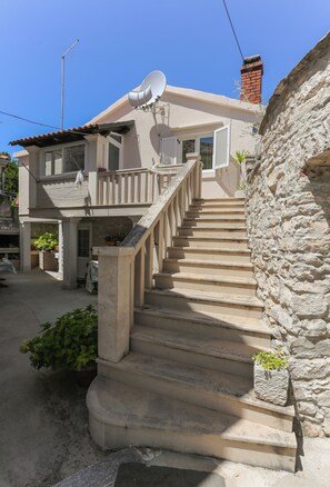 Lägenhet (Two Bedroom Apartment) | Exteriör