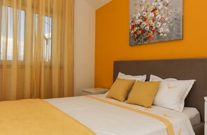公寓 (Two Bedroom Apartment) | 2 間臥室、熨斗/熨衣板、床單
