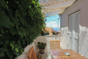 Huoneisto (Two Bedroom Apartment) | Ulkopuoli