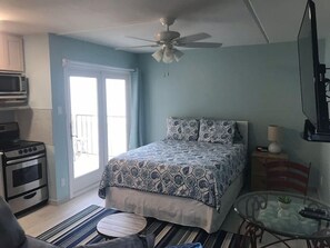 Iron/ironing board, free WiFi, bed sheets