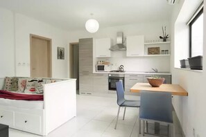 1 makuuhuone, silitysrauta/-lauta, vauvan matkasänky, Wi-Fi