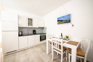 Lägenhet (Standard Apartment with Terrace) | Eget kök | Kylskåp och vattenkokare