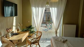 Apartamento grand, 2 quartos | Espaço de trabalho para notebook, quartos à prova de som