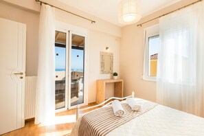 3 bedrooms, in-room safe, iron/ironing board, free WiFi