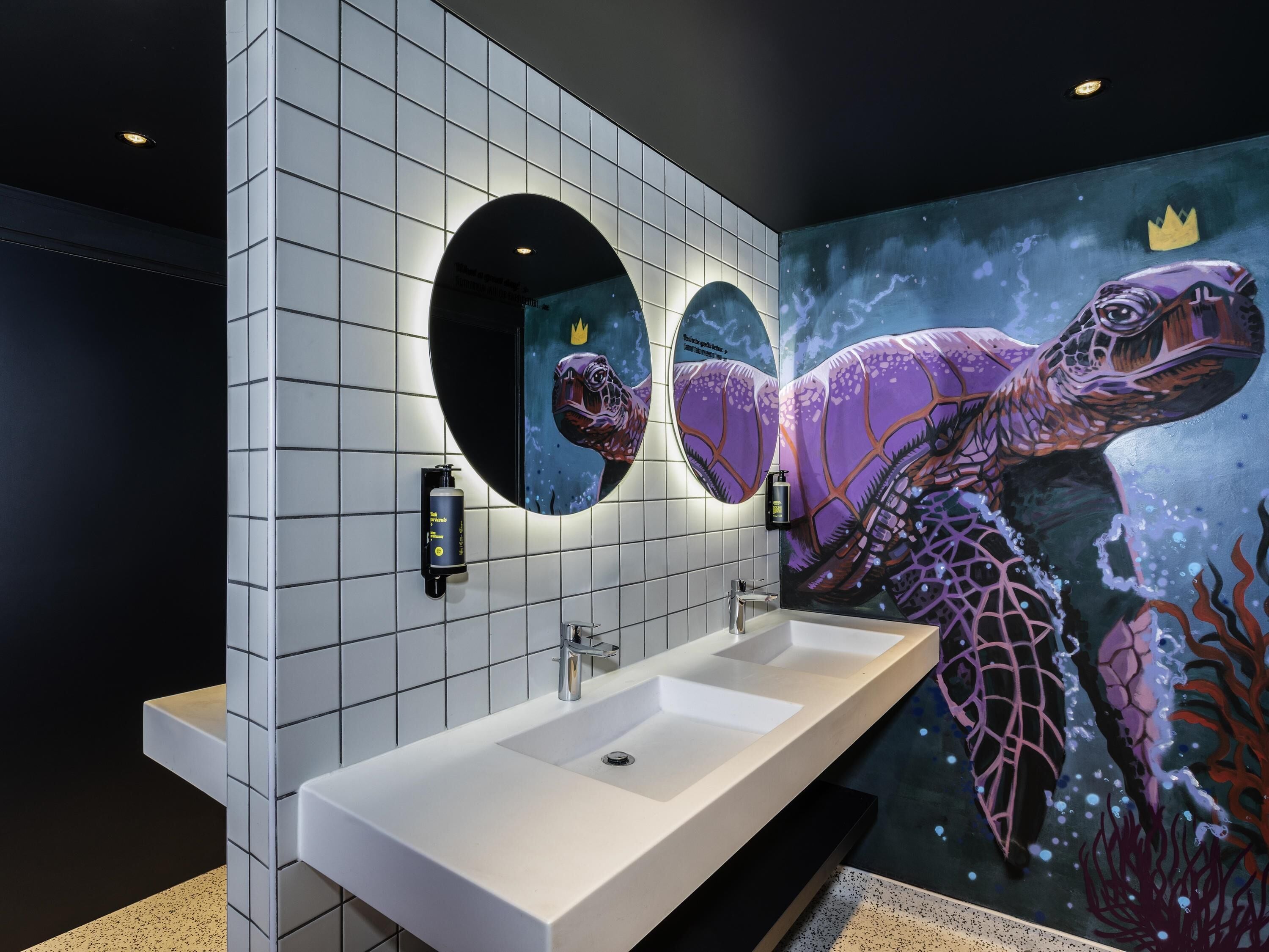 Rideaux occultants, chambres insonorisées, Wi-Fi gratuit, draps fournis