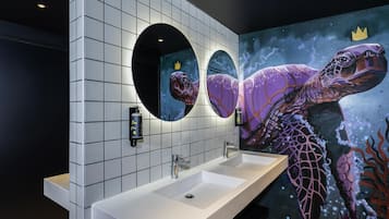 Rideaux occultants, chambres insonorisées, Wi-Fi gratuit, draps fournis