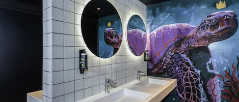 Rideaux occultants, chambres insonorisées, Wi-Fi gratuit, draps fournis