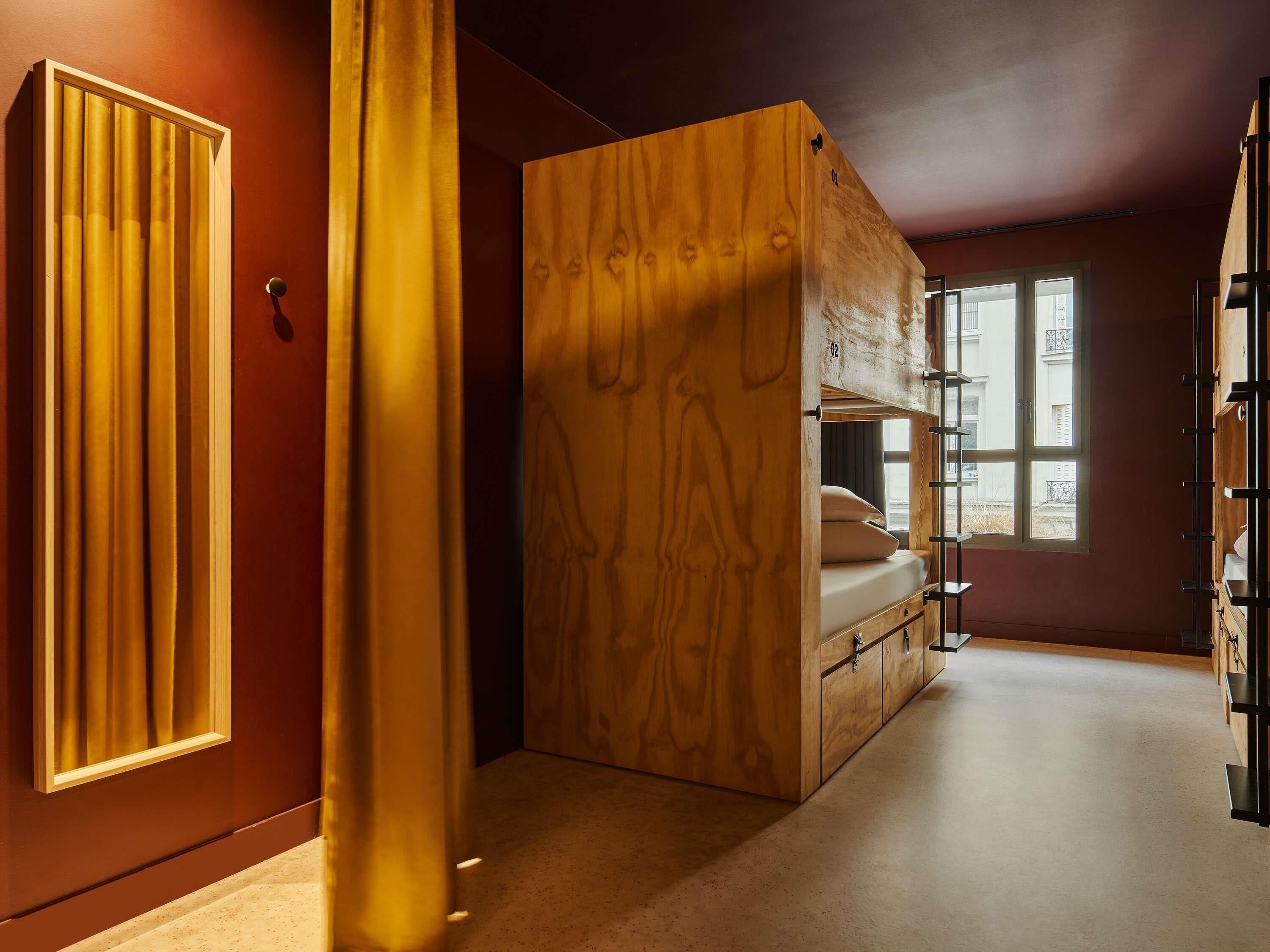 Blackout drapes, soundproofing, free cribs/infant beds, free WiFi