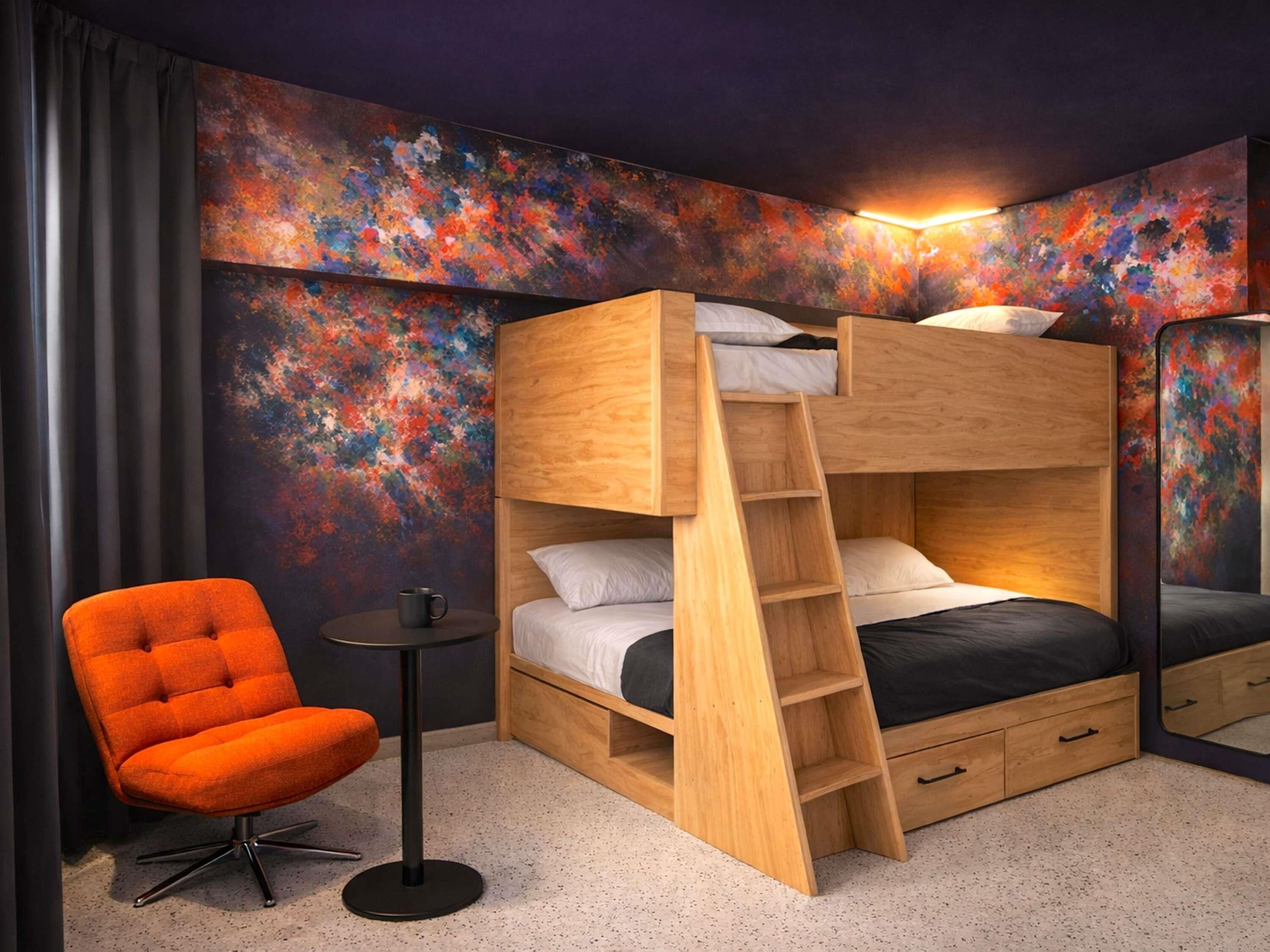 Chambre Double XL avec salle de bains privée | Cortinas opacas, sistema de insonorización, wifi gratis y ropa de cama