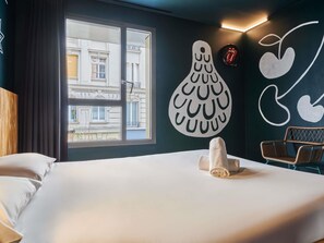 Verduisterende gordijnen, geluiddichte muren, gratis wifi, beddengoed