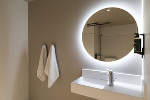 Blackout curtains, soundproofing, free WiFi, bed sheets - Jo&Joe Paris Nation - Hostel (Paris)