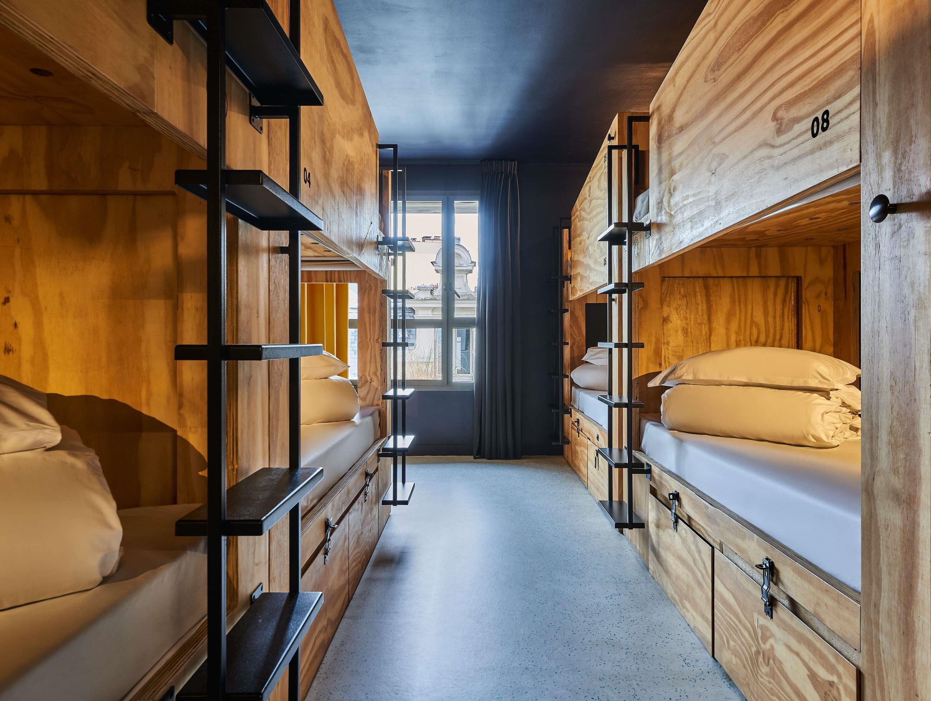 Cortinas blackout, sistema de insonorización y wifi gratis 