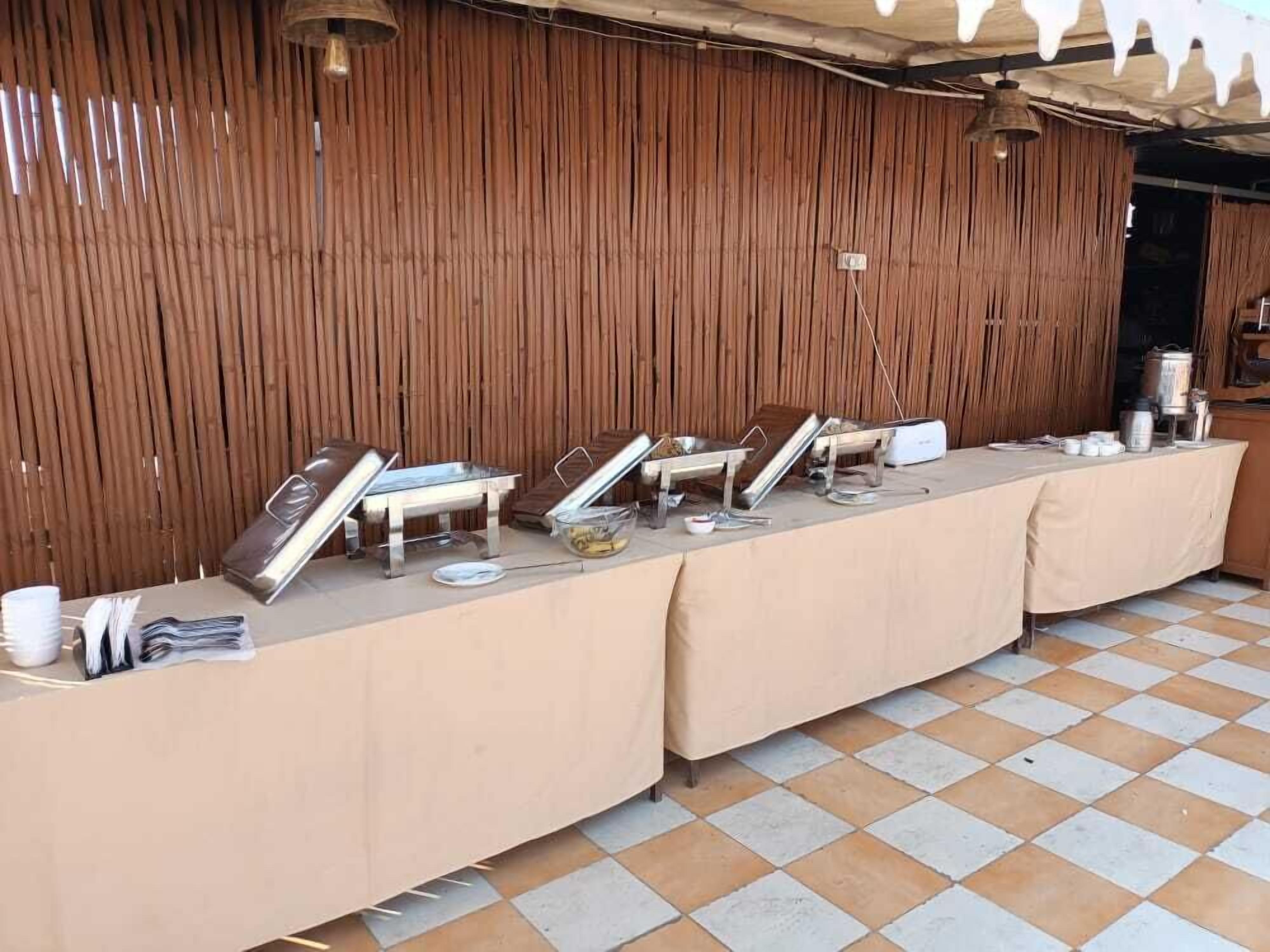 Café da manhã (INR 200 por pessoa)