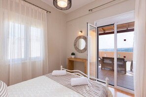 3 bedrooms, in-room safe, desk, iron/ironing board