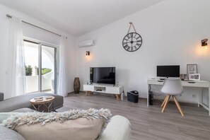 TV - Casa Ferrolho , walk to beach and Carvoeiro centre (Carvoeiro)