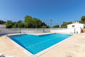 Pool - Casa Ferrolho , walk to beach and Carvoeiro centre (Carvoeiro)