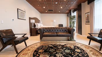 Penthouse, 1 King Bed, Non Smoking (Suit) | In-room safe, desk, laptop workspace, free WiFi