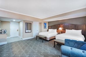 In-room safe, desk, laptop workspace, blackout curtains - Americus Hotel, Unscripted by Hyatt (Allentown)