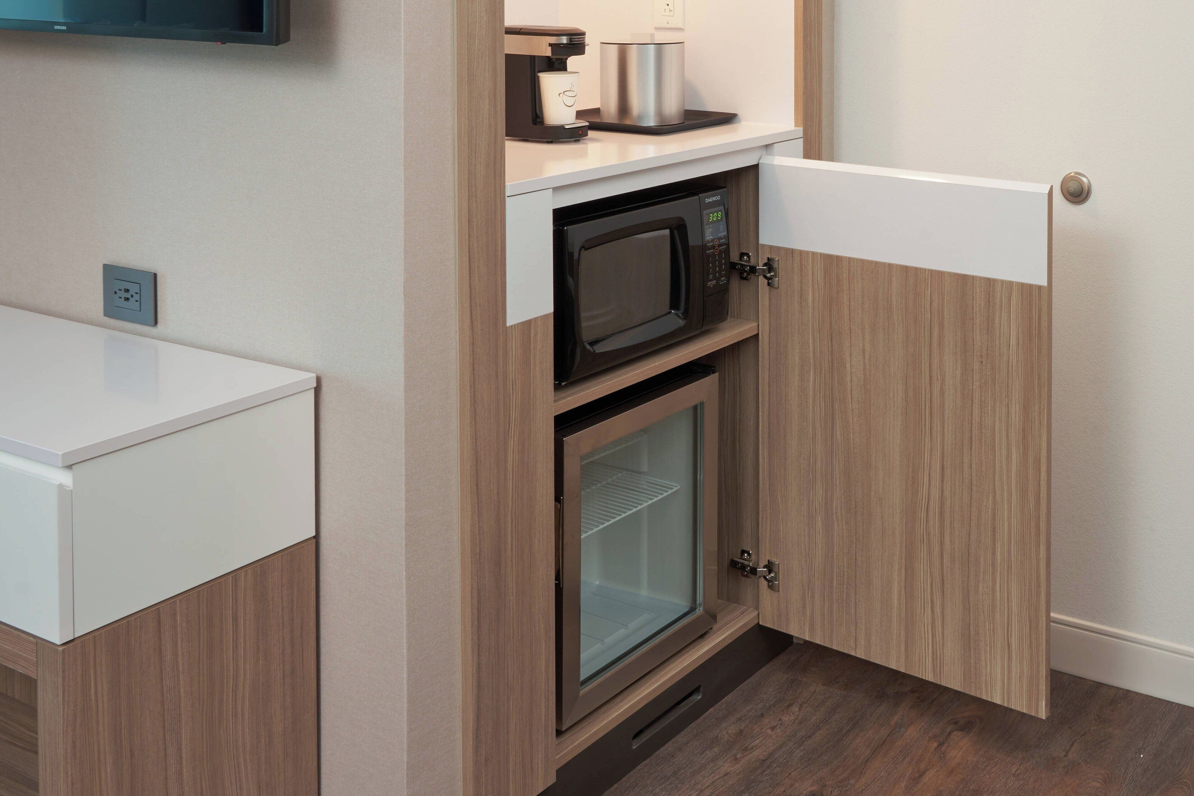 1 bedroom, individually furnished, desk, laptop workspace