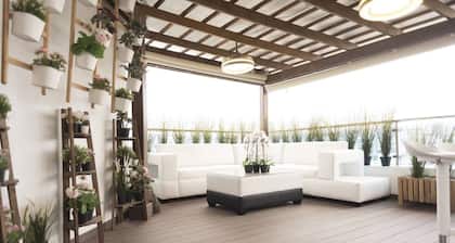 8 Bedrooms Penthouse, Jacuzzi & Private Terrace