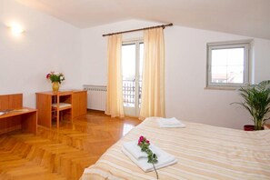 1 chambre, accès Internet, draps fournis