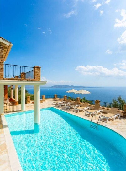 Villa Emilios - Three Bedroom Villa, Sleeps 6