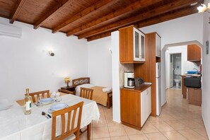 1 bedroom, iron/ironing board, travel crib, WiFi