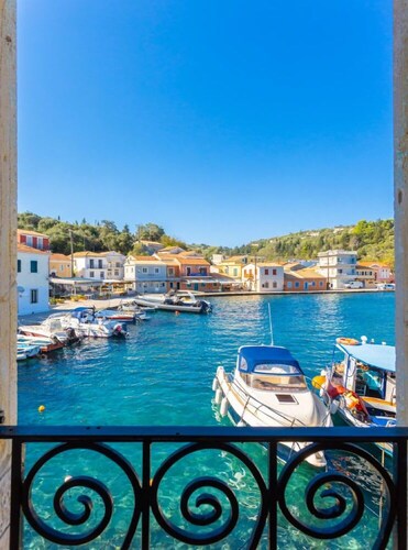 Spiros Jetty House - One Bedroom Apartment, Sleeps 2