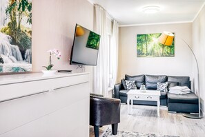 TV - Vacation apartment Waldesruh (Thale)