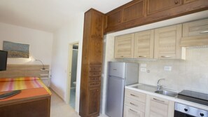 Fridge, oven