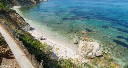 Villa Meridiana on the white cliff of Portoferraio