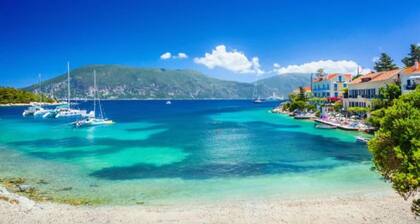 Villa Vali - Three Bedroom Villa, Sleeps 8