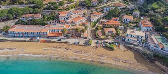 Casa al Mare in a panoramic position on the Gulf of Pareti