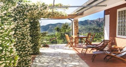 Lo Scoglio nice small villa with Amazing view