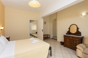 3 quartos, ferros/tábuas de passar roupa, Wi-Fi, roupa de cama