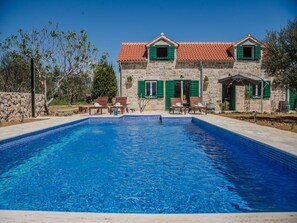 Utomhuspool
