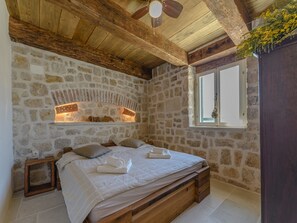 3 soverom, strykejern/-brett, wi-fi og sengetøy